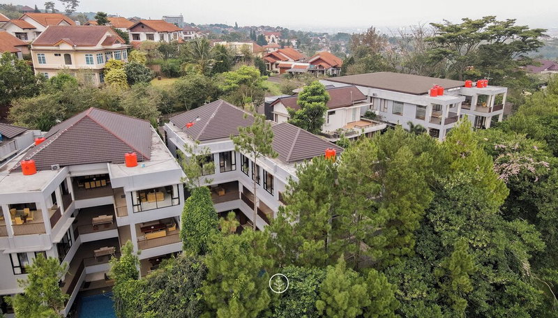 Atsuka Hill View 8BR Vila with Private Heated Pool, Cimenyan, Indonesia