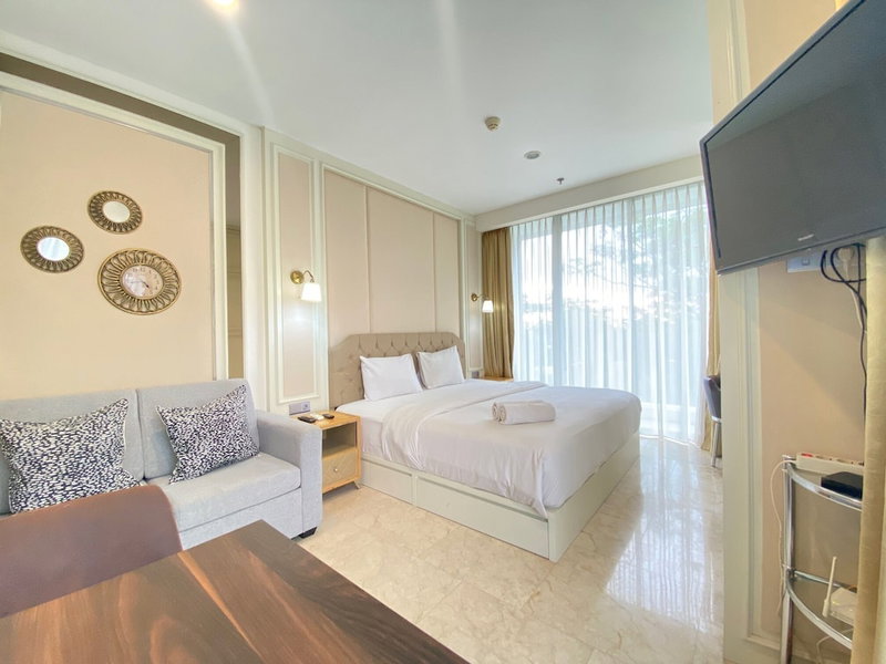 Modern Studio Room With Jacuzzi At Art Deco Apartment, Bandung, Indonesia