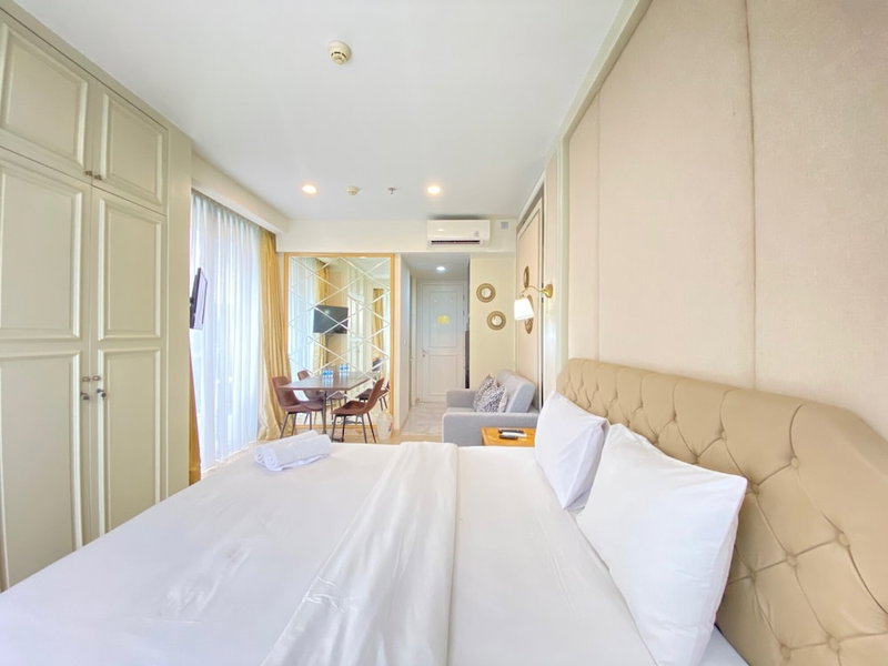 Modern Studio Room With Jacuzzi At Art Deco Apartment, Bandung, Indonesia