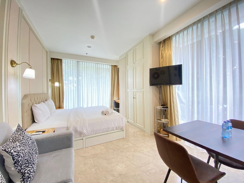 Modern Studio Room With Jacuzzi At Art Deco Apartment, Bandung, Indonesia