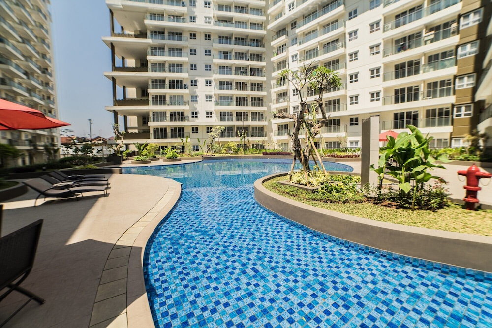 Hotel · Comfy 2Br Apartment At Gateway Pasteur Near Pasteur Exit Toll, Cimahi