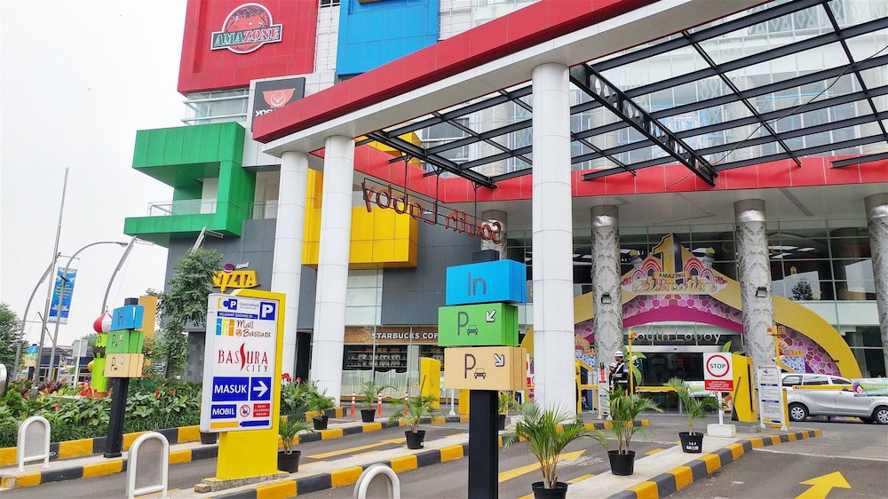 Hotel · Strategic And Restful 2Br At Bassura City Apartment, Jakarta