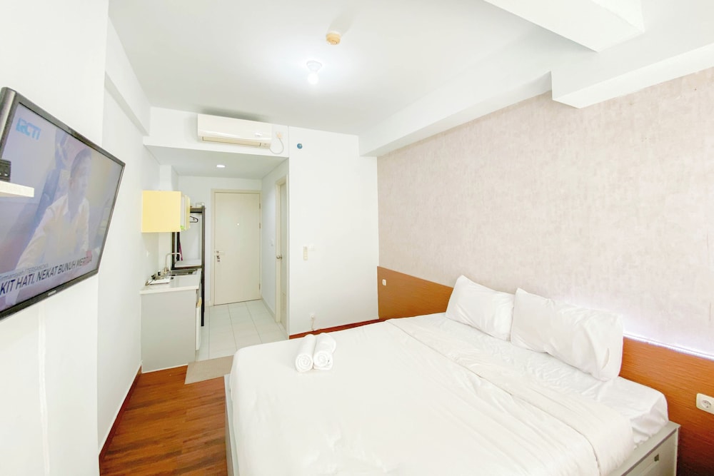 Hotel · Cozy Stay Studio At Patraland Urbano Apartment, Bekasi