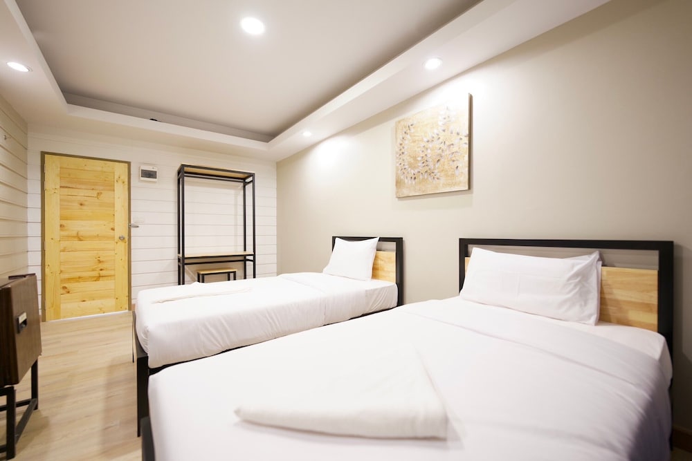 Little Rooms, Thailand