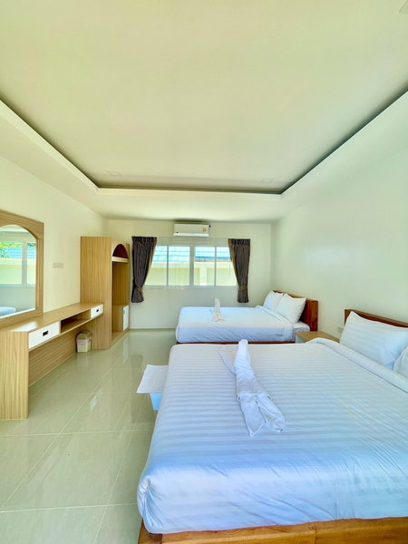 Le poulet poolvilla khanom, Khanom, Thailand
