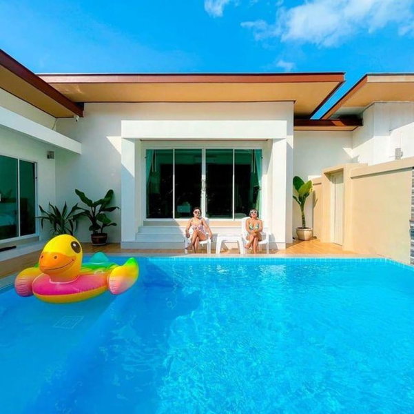 Le poulet poolvilla khanom, Khanom, Thailand