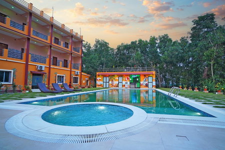 Resort Neel Nirjan !! Best Family Couple friendly family Resort!!, Bolpur, India