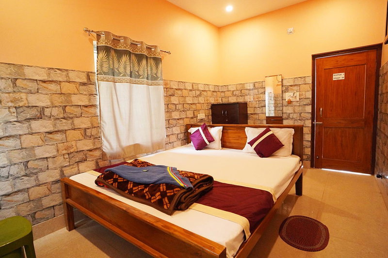Resort Neel Nirjan !! Best Family Couple friendly family Resort!!, Bolpur, India