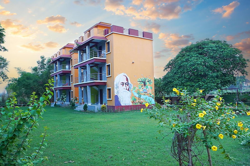 Resort Neel Nirjan !! Best Family Couple friendly family Resort!!, Bolpur, India