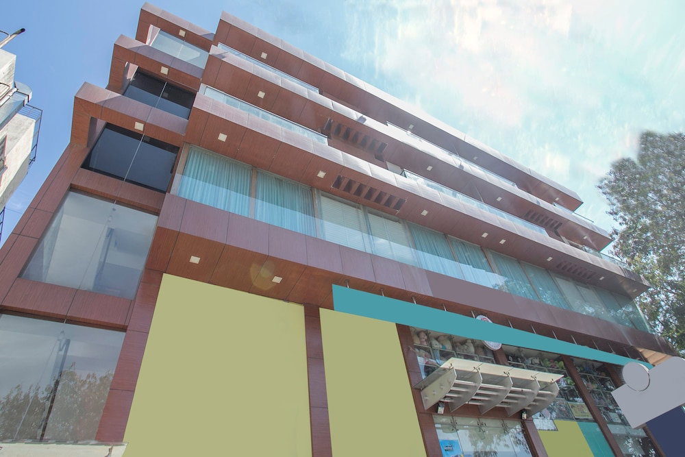 Hotel · Collection O 3175 Pluspoint Suites, Bengaluru