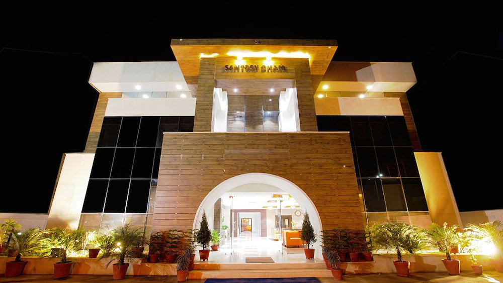 Hotel · Hotel Santosh Dham, Mathura