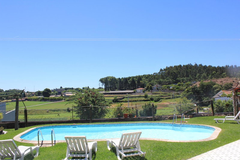 Vivenda Mendes, Outeiro, Portugal