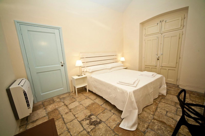 B&B Palazzo del Capitolo - By I Bastioni San Domenico, Gallipoli, Italy