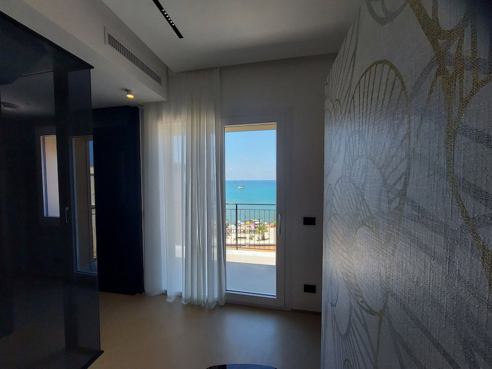 B&B Le Suites di Costanza, Italy