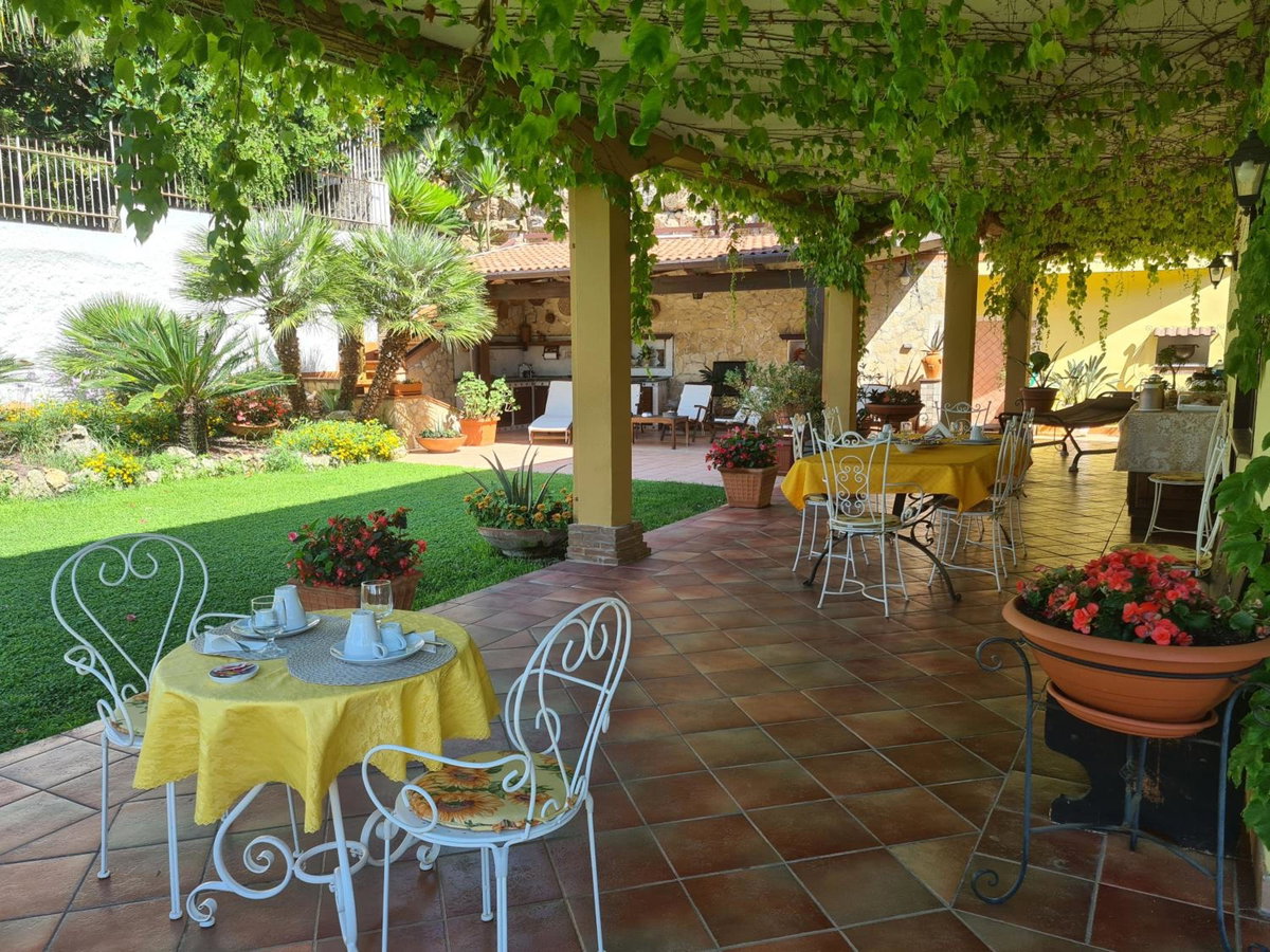 Hotel · Villa Olga B&B, Formia