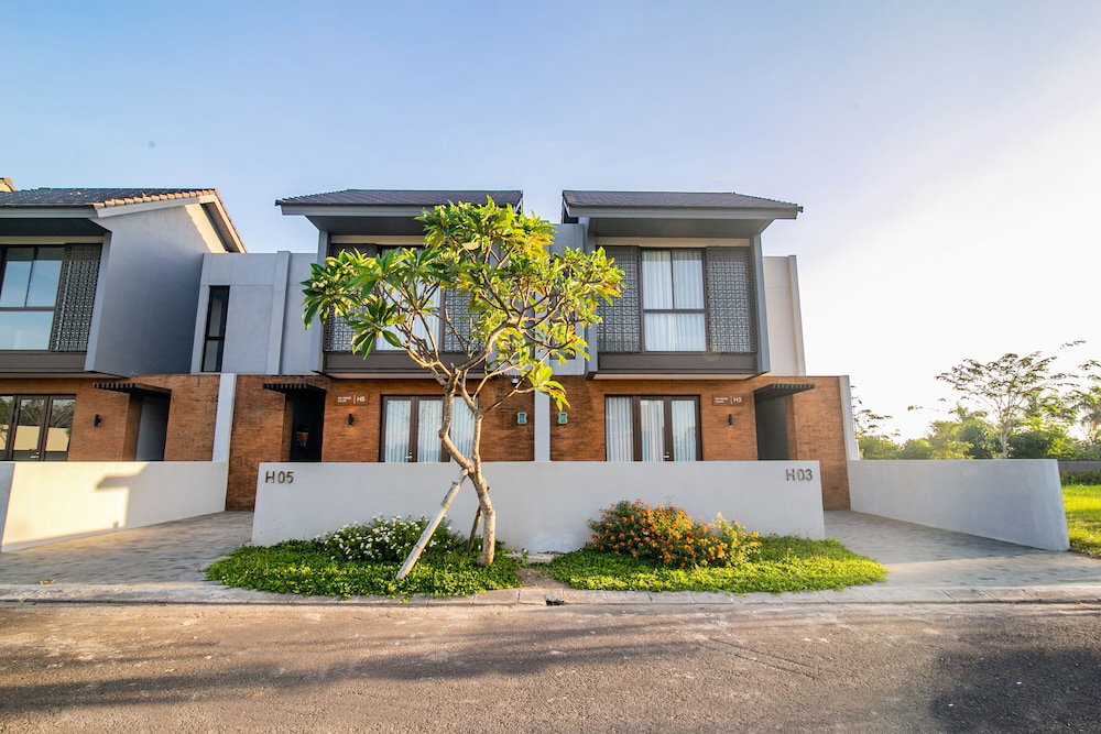 De Hsahe Villa, Indonesia