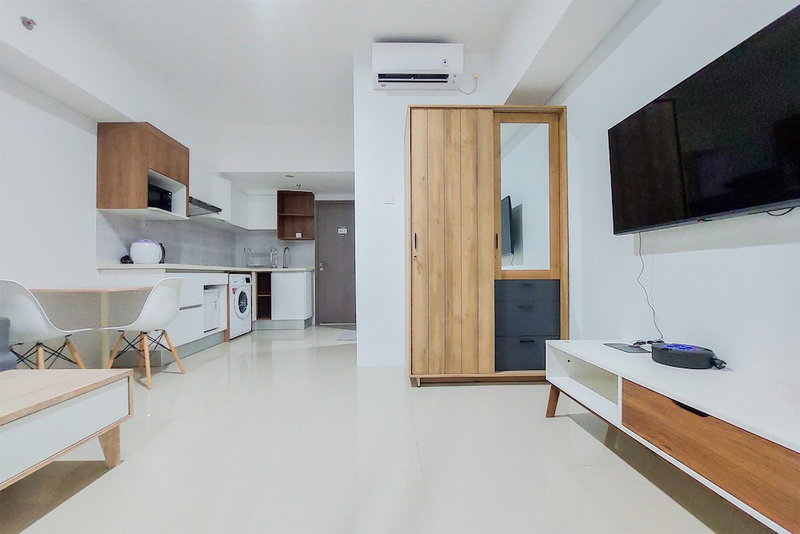 Homey And Cozy Stay 1Br Tamansari Bintaro Mansion Apartment, South Tangerang, Indonesia