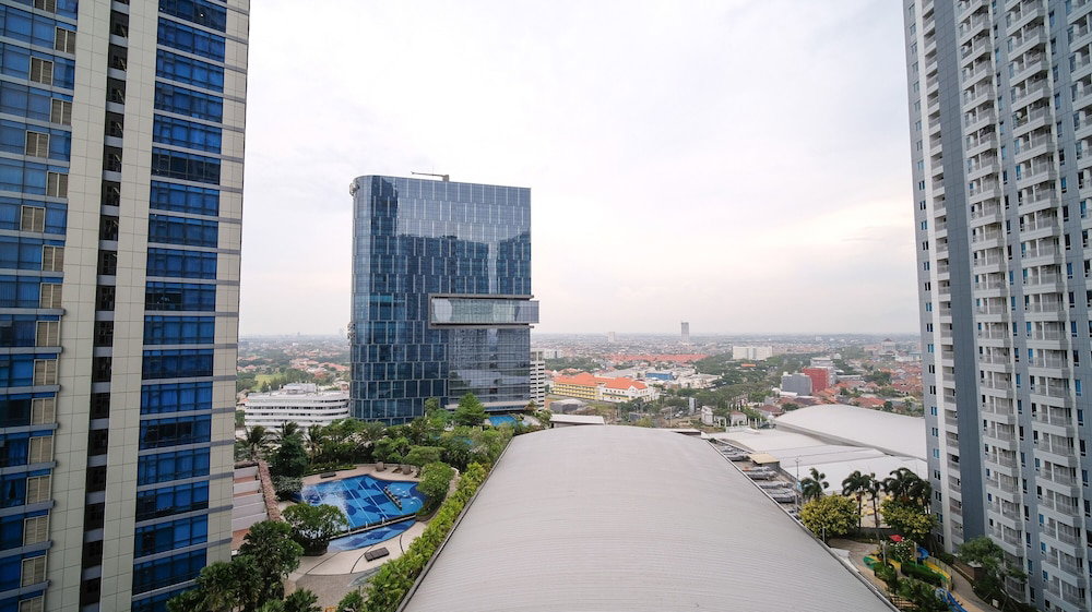 Hotel · Simple And Cozy Studio At Tanglin Supermall Mansion Apartment, Surabaya