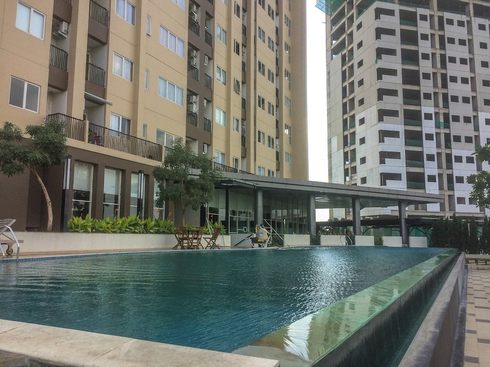 Hotel · Fully Furnished With Luxury Design Studio The Oasis Apartment, Cikarang