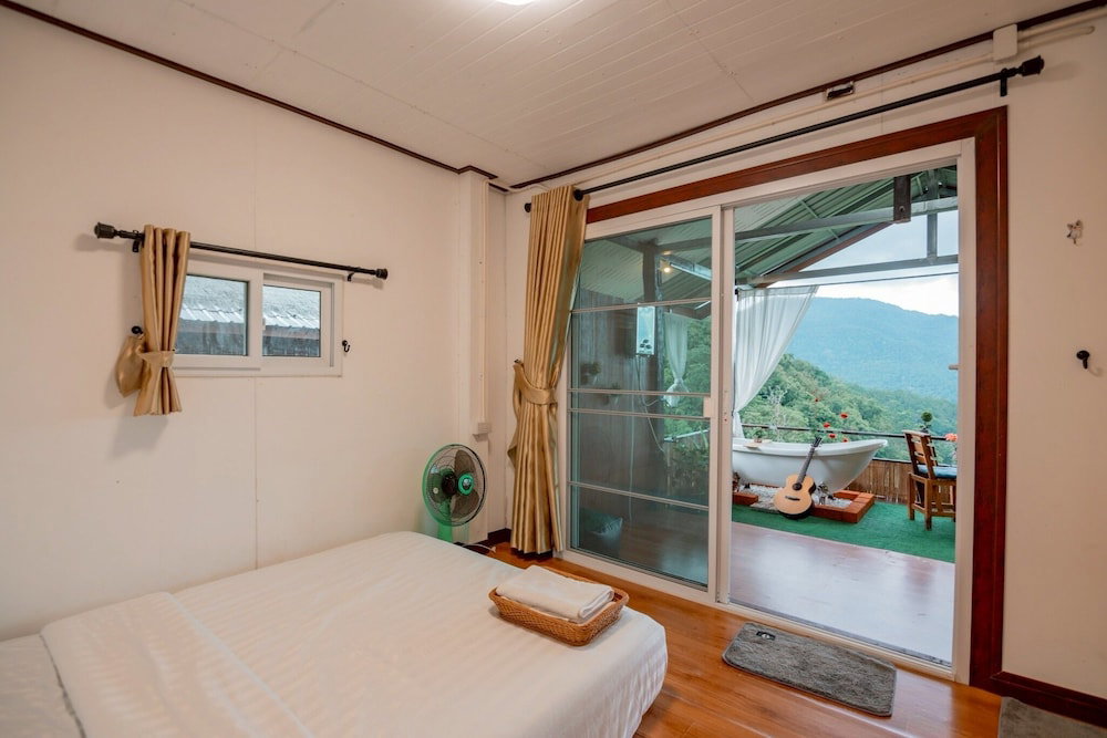Hotel · Hubkhaosawan homestay, Pong Yaeng