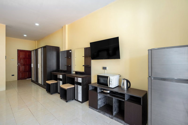 Chernin Apartment Suites, Rawai, Thailand