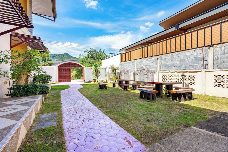 Chernin Apartment Suites, Rawai, Thailand