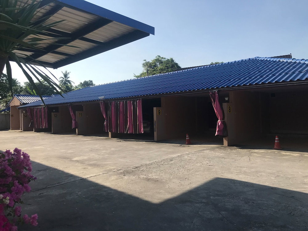 Hotel · Sai Charoen Resort, Nakhon Si Thammarat