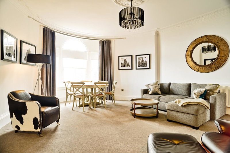 JOIVY Luxury Flats on George Street, Edinburgh, United Kingdom