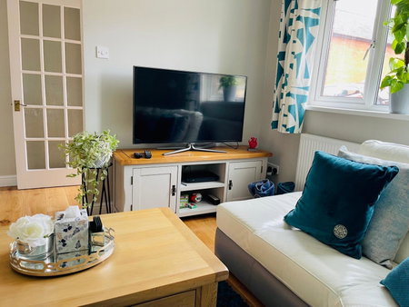Tanglewood house Abergavenny with private parking, Abergavenny, United Kingdom