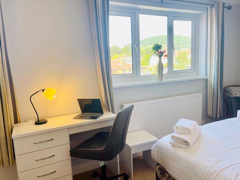 Tanglewood house Abergavenny with private parking, Abergavenny, United Kingdom