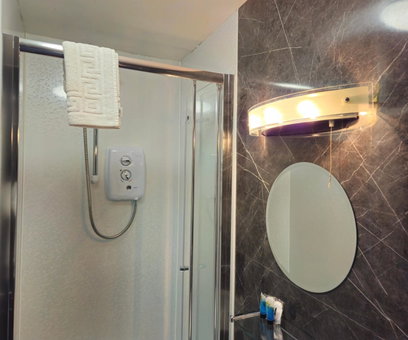 The County Hotel - Self Check-In, Ultra Fast WI-FI, Free Parking, Central Location, Selkirk, United Kingdom