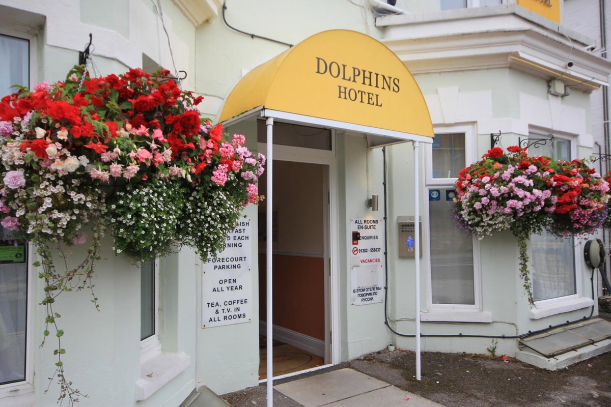 Dolphins Hotel, Vereinigtes Königreich