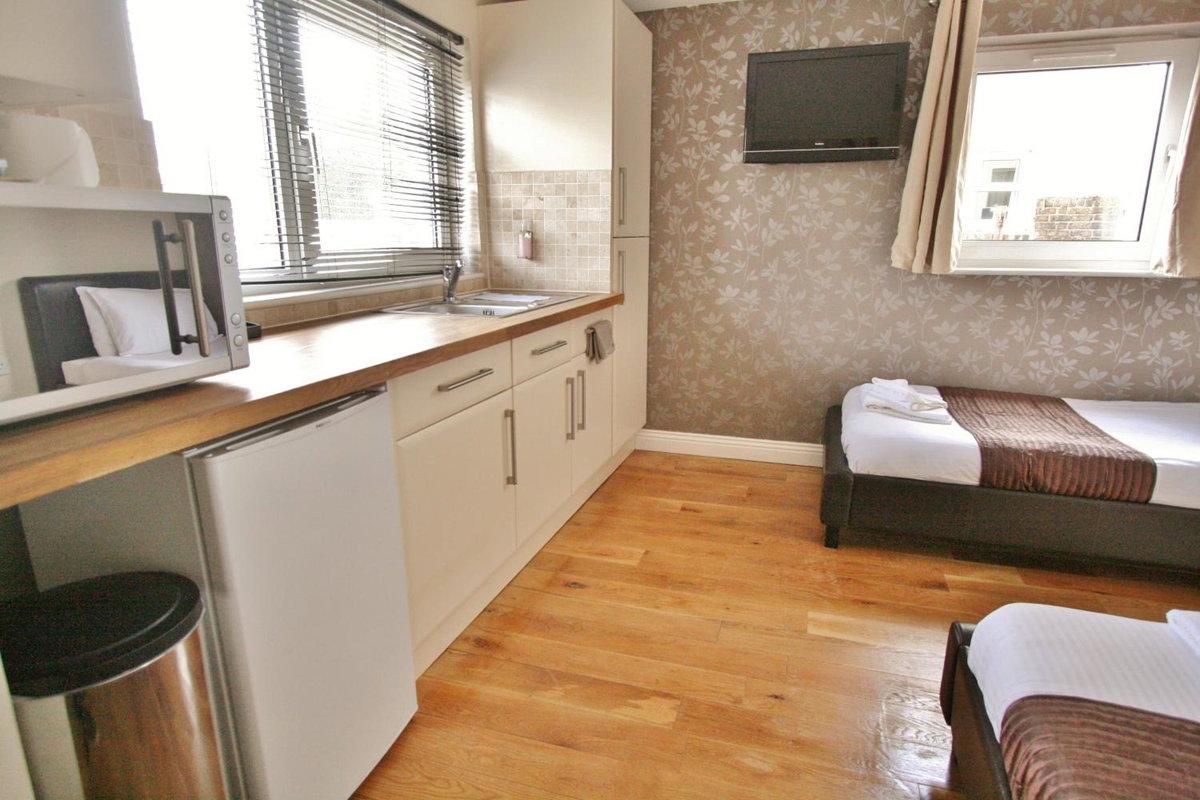 Central Studios Gloucester Road by RoomsBooked - Free Parking, United Kingdom