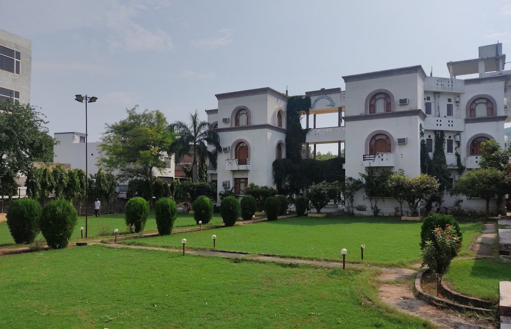 Hotel Sanctuary Resort, India