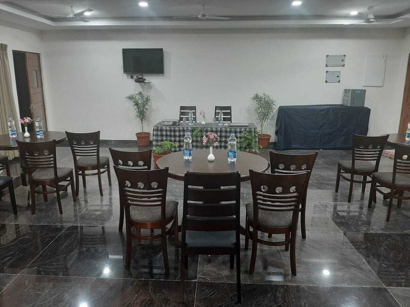Bay Inn, Tirukalukundram, India