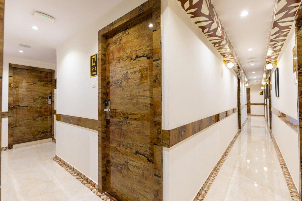 Hotel · Hotel Larmont Luxury, Mumbai