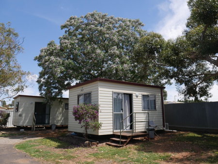 Parkes Country Cabins, Parkes, Australia