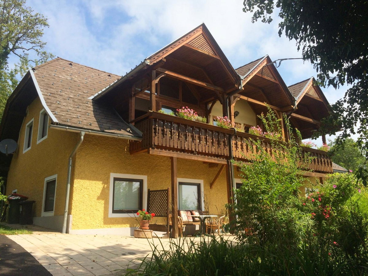 Singer-Hof, Austria