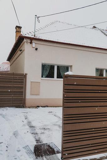 Kényelmes apartman a belváros szélén, Győr, Hungary