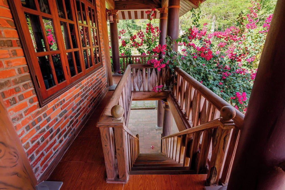 Bai Tu Long Mountain Resort, Vietnam