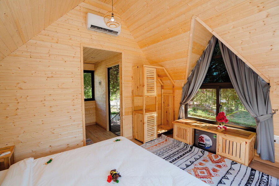 Bai Tu Long Mountain Resort, Van Don, Vietnam