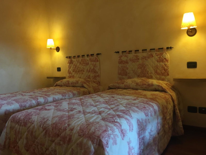 Le 5 Frecce, Cavour, Italy