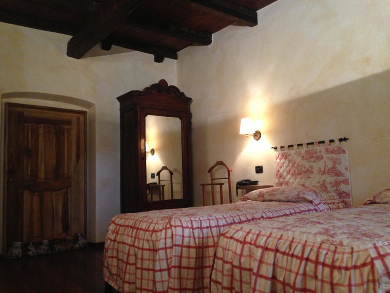 Le 5 Frecce, Cavour, Italy