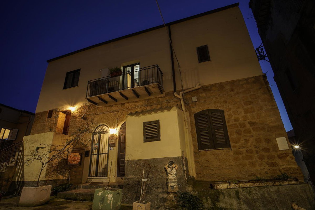 Casa Lerux, Italy