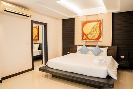 Lulu Hotel at The Glasshouse Lion Café, Ratsada, Thailand