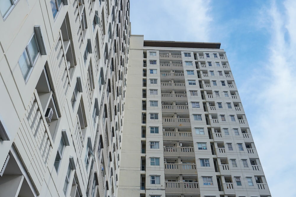 Hotel · Homey And Simply Look Studio Belmont Residence Puri Apartment, Jakarta