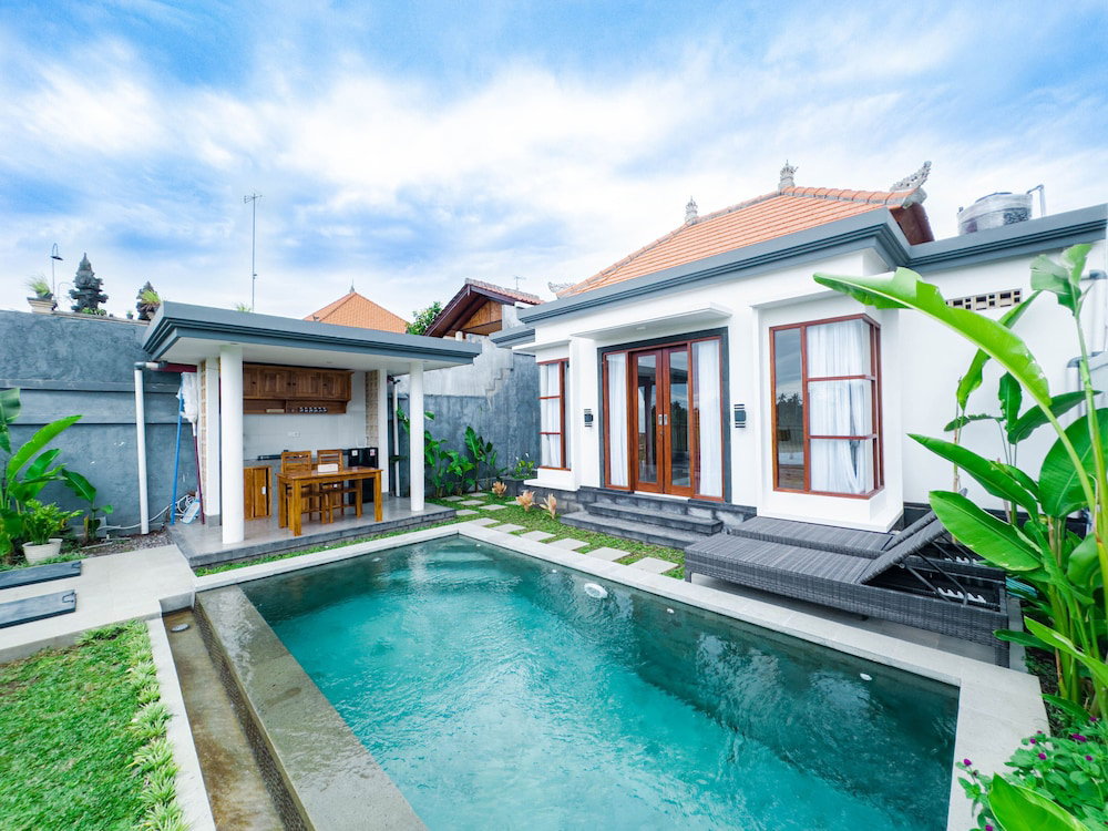Villa Pakis, Indonesia