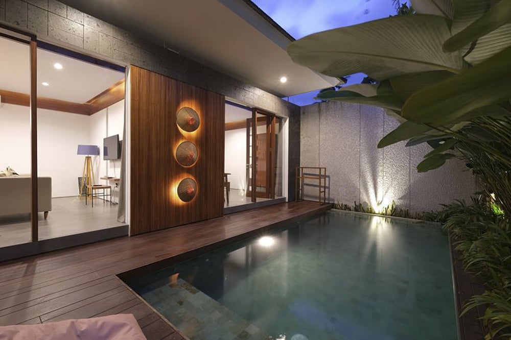 Lavilla 8, Indonesia