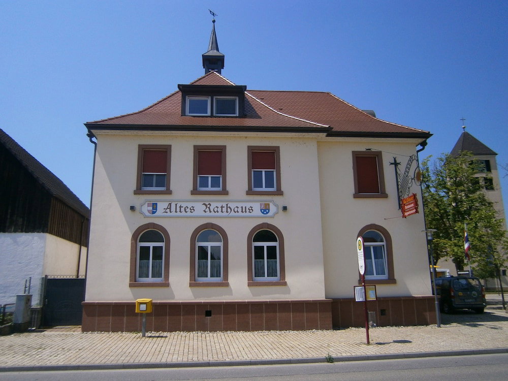 Thai Tawan Apartments, Germany