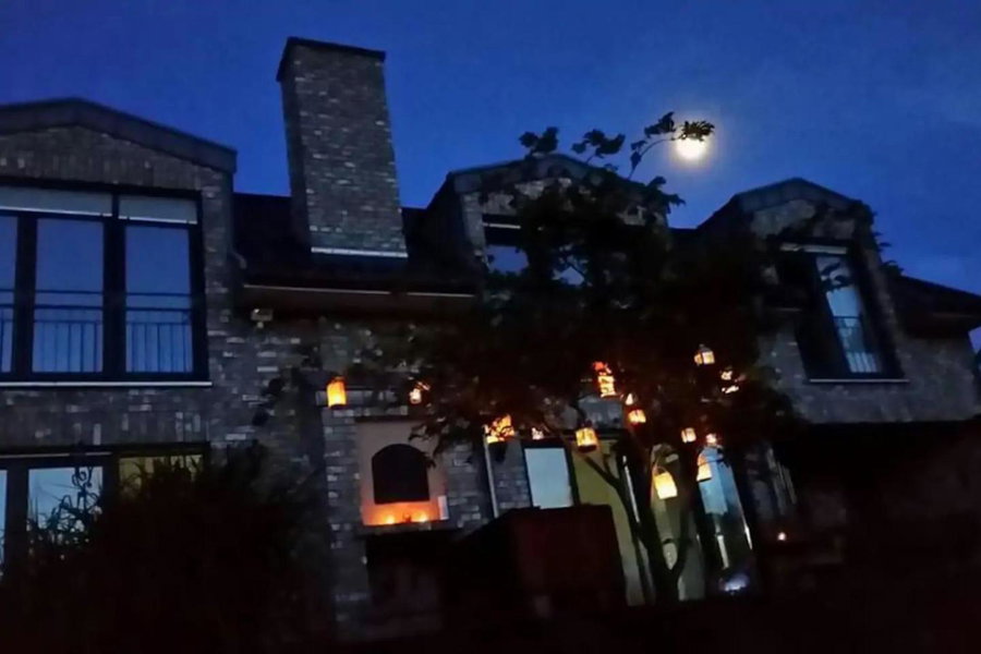 Schönste Lage am Rhein in unmittelbarer Stadtnähe, B & B, Cologne, Germany